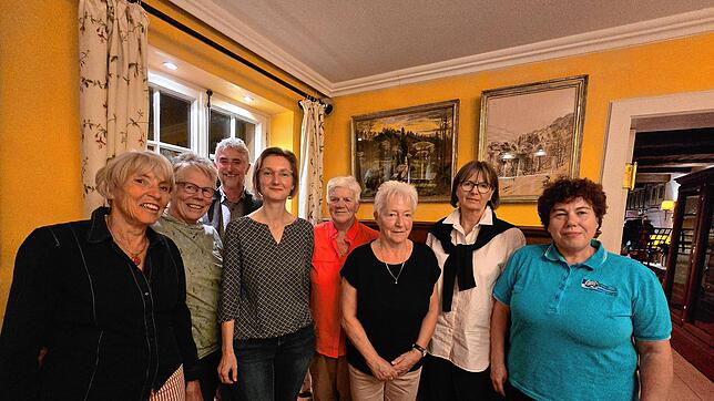 Der Vorstand des Fördervereins des Wehrer Hallenbades (von links): Rosi Wiemann, Sigrid Staudt, Yvonne Seidl, Maria Rösch, Angelika ...
