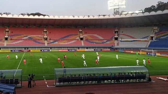 Im größten Stadion der Welt haben Nord- und Südkorea in einem Qualifikationsspiel gespielt. Obwohl das Stadion Kapazität für 150.000 ...