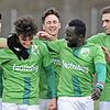 Zwei Treffer gelangen Fabio Berrer (Zweiter von links) beim 3:0-Erfolg der DJK Donaueschingen gegen den FC Denzlingen. Max Schneider ...