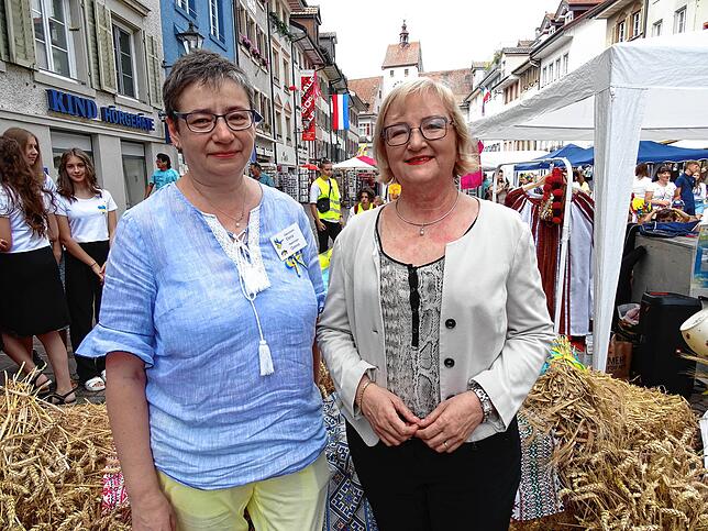Elena Korocencev, die Organisatorin des Fests und die Landtagsabgeordnete Sabine Hartmann-Müller begrüßten die Gäste.