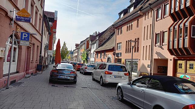 Wer die Beschilderung nicht beachtet, landet unweigerlich in der Färberstraße.