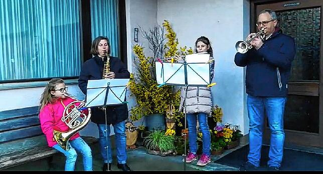Mit Familie: Familienmusik gab es auch bei Familie Armbruster von der Stadtmusik Stühlingen und dem Musikverein Eberfingen. Mehrstimmig ...