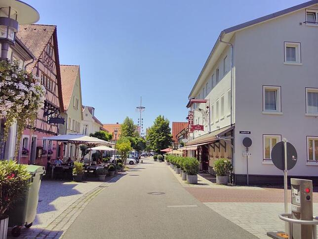 In der Altstadt von Walldorf geht es beschaulich zu. Hier sieht es aus wie in vielen Städten, in die sich ab und zu mal Touristen ...