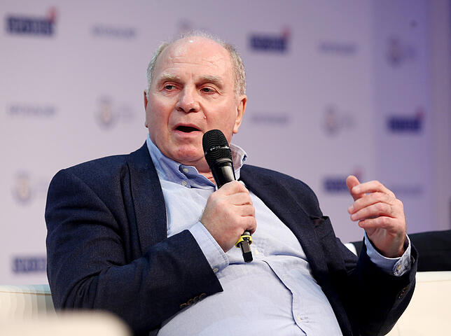 Uli Hoeneß mischte sich in die Debatte ein: „Ich bin froh, dass der Spuk vorbei ist. Der hat seit Jahren einen Dreck gespielt. Und jetzt ...