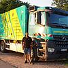 Mit einem Saugbagger (im Bild) und jeder Menge Hilfsgüter reist der Wallbacher Oliver Schapfel nach Rheinland-Pfalz zu den Betroffenen ...