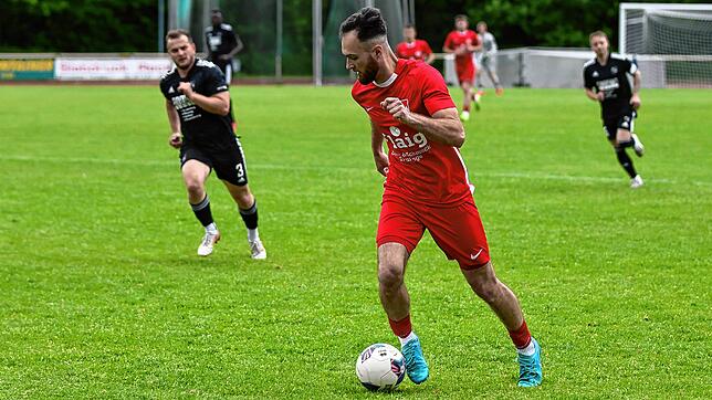 Basis zum klaren Sieg: Emir Muratovic traf doppelt für den FC Tiengen 08 beim 4:0 gegen den in der Rückrunde sieglosen Aufsteiger VfR ...