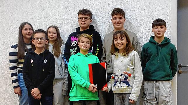 Sie sind die neuen Jugendsprecher (von links nach rechts): Lina Müller, Jannis Studinger, Lina Fricker, Timo Leber, Nils Hank, Emely ...