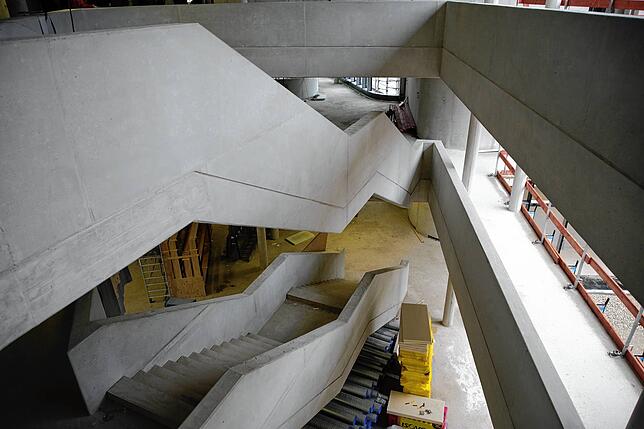 Fluchtwege gibt es im neuen Gottmadinger Schulhaus genug. Alleine vier Treppenhäuser hat das Gebäude.