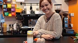 Maria Arnaldos bietet in ihrem Secret Café in Friedrichshafen den „Pumpkin Spice Latte“ seit einiger Zeit an.