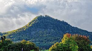 Der Hohenhewen in Welschingen ist ein beliebtes Ausflugsziel. Jetzt könnte der Engener Hausberg noch bekannter werden.