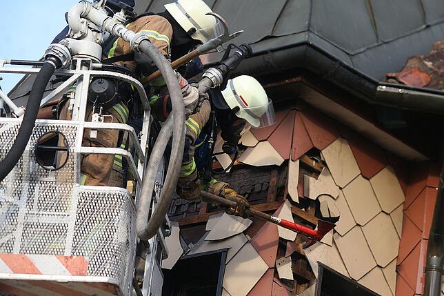 Bild 18: Weinhaus Schunk brennt aus &ndash; Bilder vom Brandort Teil 2