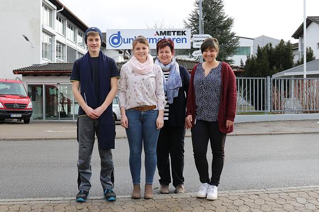 Sie waren mit und für Dunkermotoren beim Internationalen Paralympic-Weltcup in Oberried dabei, die dort zu den Sponsoren gehört. Und sie ...