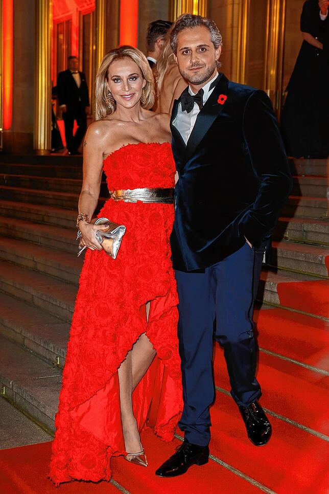 16 Jahre Altersunterschied: Moderatorin Caroline Beil (53) und der Zahnarzt Philipp Sattler (37) sind seit zwei Jahren verheiratet, die ...