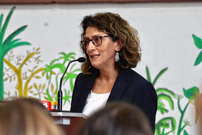 Die neuen Lehrkräfte haben eine große Verantwortung, betont Patricia Heller-Tassoni, Schulleiterin der Singener Ekkehard-Realschule.