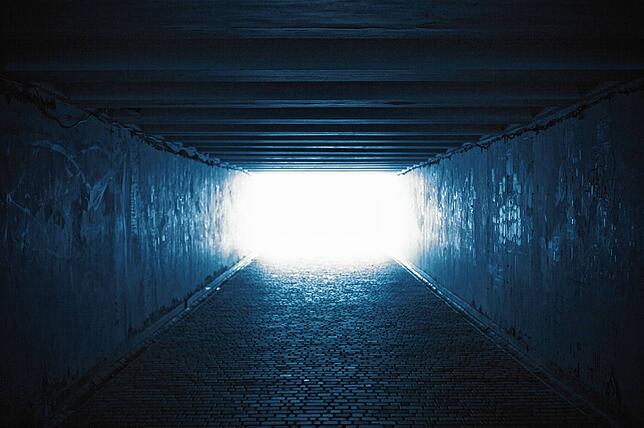 Wie sich eine Depression anfühlt &ndash; allein im dunklen Tunnel: Weil der Leistungsdruck zu hoch ist, meldet sich Lisa immer öfter ...