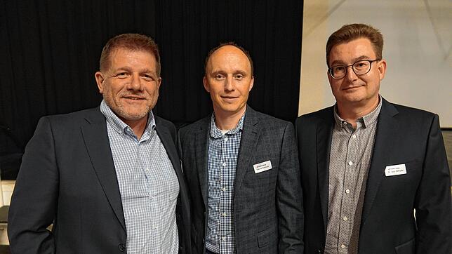 Haben Großes vor: Die Inhaber von FB Real Estate AG Marcel Aumer und Sascha Carroccio, im Bild mit Iwan Schnyder, von links, nach der ...