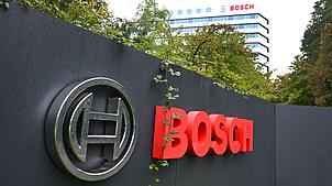 Der Autozulieferer Bosch will Tausende weitere Stellen abbauen.