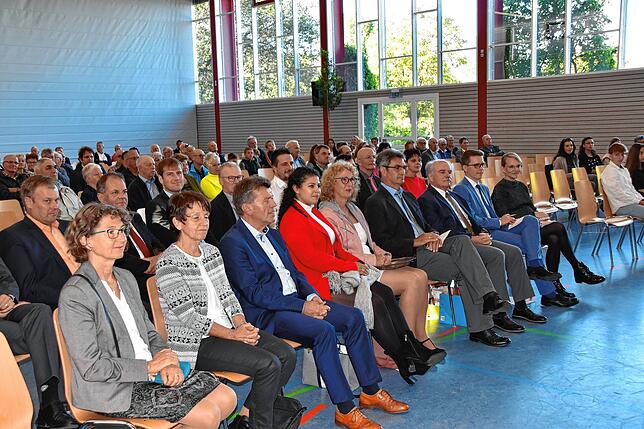 Selbst am Montagmorgen zog es viele Steißlinger zum Bürgerfest in die Seeblickhalle.