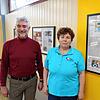 Bürgermeister Michael Thater und die Vorsitzende des Fördervereins, Christine Mattes, eröffneten die Ausstellung im Wehrer Hallenbad. ...