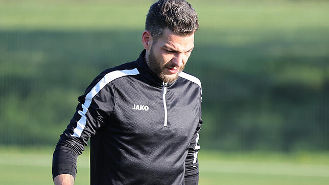Trainer Sven Benno und der FC Uhldingen haben sich mit dem 3:2 über den SV Mühlhausen