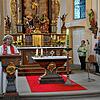 Aurelia Zolg freute sich, wieder mit Gemeinde Gottesdienst feiern zu dürfen. Links hinten Kommunionhelferin Simone Kempkes, rechts ...