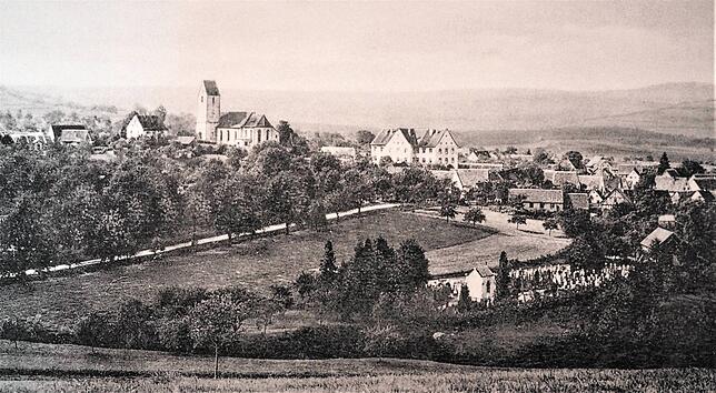 Noch vor 1980 hat sich die Ansicht von Weiterdingen auf Kirche und Schloss konzentriert.