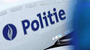 Das Logo der belgischen Polizei ist auf einem Polizeimotorrad in der Innenstadt von Brüssel zu sehen. (Symbolbild)