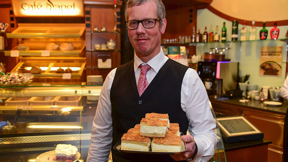 Für Reinhard Sapel vom Café Sapel gehört die Ansiedlung von Aldi und Rossmann zu einer Entwicklung, die zu mehr Uniformität und ...