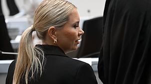 Die Schwester Eve Laur des getöteten Polizisten Rouven Laur verfolgte die Urteilsverkündung.