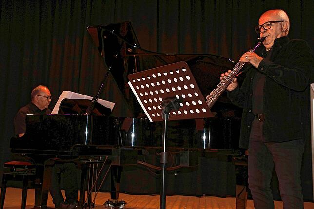 Der Lauchringer Pianist Karl Selbach (links) und Jürgen Röhring aus dem schweizerischen Hedlinger sorgten für den guten Ton beim Festakt ...