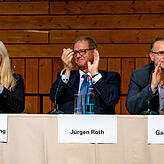 Die OB-Kandidaten Jörg Röber, Marina Kloiber-Jung, Jürgen Roth, Gaetano Cristilli und Fridi Miller bei der offiziellen ...