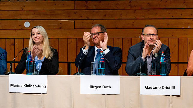 Die OB-Kandidaten Jörg Röber, Marina Kloiber-Jung, Jürgen Roth, Gaetano Cristilli und Fridi Miller bei der offiziellen ...