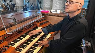 Organist Johannes Skudlik gestaltet das Abschlusskonzert der Internationalen Domkonzerte St. Blasien. Foto: Karin Steinebrunner