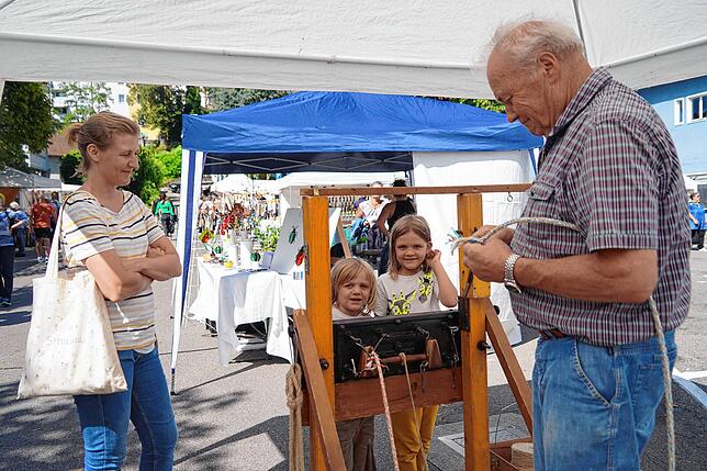 Bild 2: Eindrücke vom Kunst- und Handwerkermarkt in Tiengen
