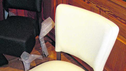 Auf Stühlen dieses Modells &#8211; allerdings in Dunkelbraun &#8211; sollen die Gäste im Seegarten-Restaurant künftig sitzen.