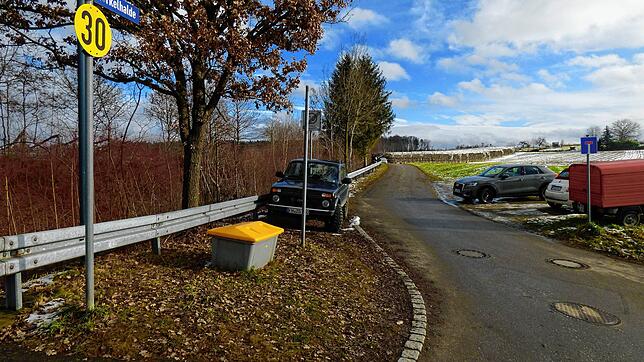 Entlang der Straße Torkelhalde in Riedheim soll ein Baugebiet mit zwölf Häusern entstehen. In der Nachbarschaft regt sich Widerstand ...
