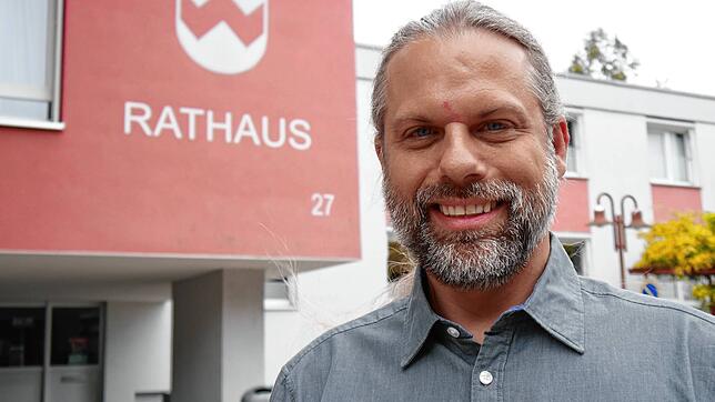 Frank Schumacher will neuer Bürgermeister von Volkertshausen werden. Der 48-Jährige lebt seit 13 Jahren in der Gemeinde und will nun ins ...