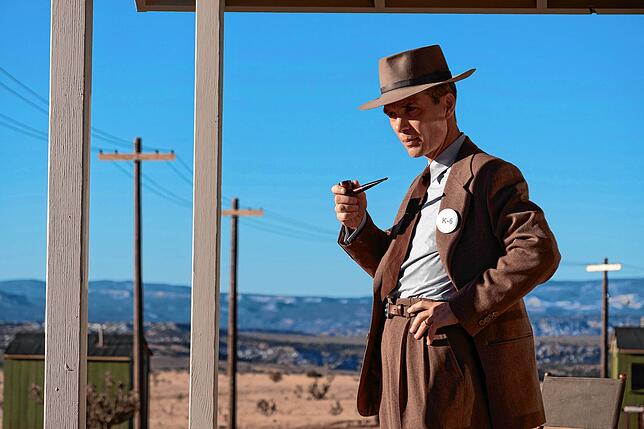 Cillian Murphy als J. Robert Oppenheimer in einer Szene des Films &bdquo;Oppenheimer&ldquo;.