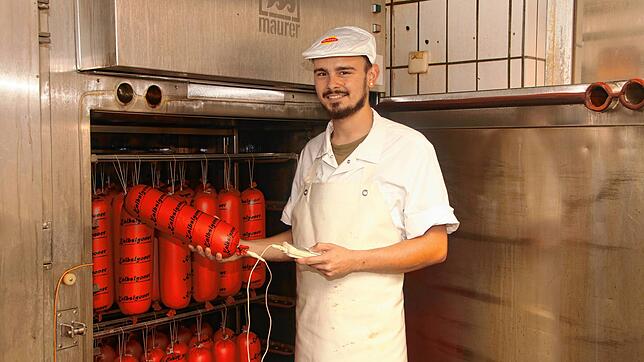 Timo Mertel hat seine Ausbildung mit der Note 1,2 abgeschlossen.