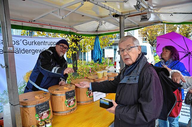 Eckhard Schönfeld aus Meersburg besucht den Krämermarkt schon seit 1956. Er sagt: Früher war mehr Gedränge.