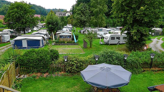 50 Jahre gab es den Campingplatz Birkenmühle in Obersiggingen am Bachweg. Jetzt ist der Platz geräumt und wird einer Wohnbebauung zugeführt.