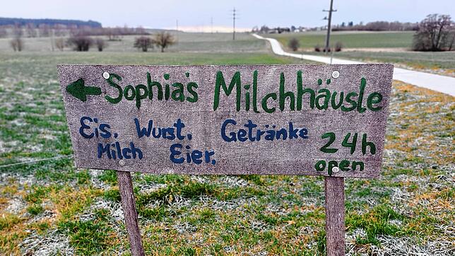 Seit Juli vergangenen Jahres bietet Sophias Milchhäusle verschiedene Nahrungsmittel auch im eigenen Hofautomaten an.