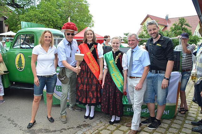 Bild 1: Aus der Prinzessin wird eine Königin: Katharina Hauser repräsentiert das Rosendorf Nöggenschwiel