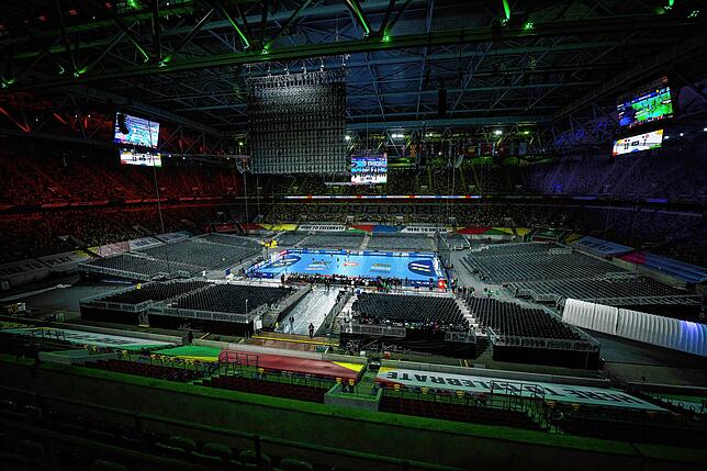 Die Merkur Spiel-Arena einen Tag vor dem Start der Handball-EM bei einem Testspiel. Im Düsseldorfer Stadion findet das Spiel zwischen ...