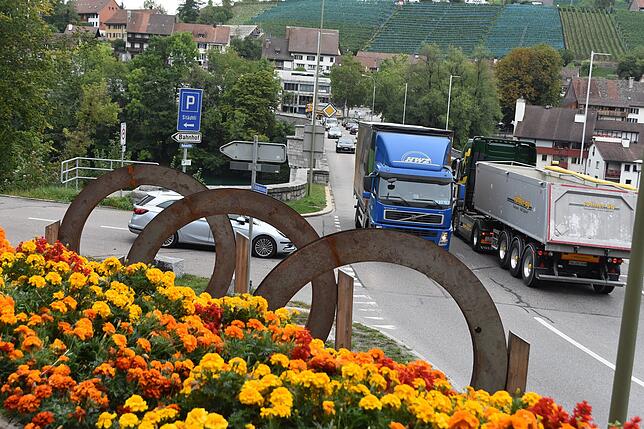 Die Eglisauer Straßenbrücke ist einer der wichtigsten Rheinübergänge der Nordschweiz, dementsprechend hoch ist das Verkehrsaufkommen. Im ...