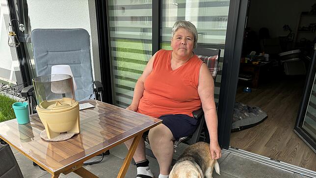 Barbara Würtz, hier mit Beagle-Dame Ayla, fühlt sich in ihrer neuen Heimat Schwenningen eigentlich wohl. Doch einen Hausarzt sucht sie ...