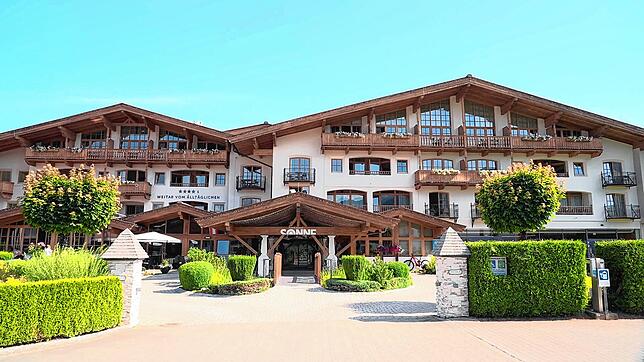Außenansicht des Vier-Sterne-Hotels „Sonne“. Hier hatte Ochsenknecht mit mehreren Freunden über mehrere Tage gefeiert.