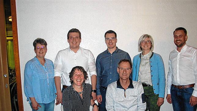 Das Bild zeigt die Kandidaten der CDU in Aach für die Gemeinderatswahl am 9. Juni: (von links) Veronika Neidhart, Christian Kapferer, ...