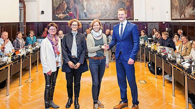 Die Radolfzeller Bürgermeisterin Monika Laule, Angelique Augenstein (Leiterin Dezernat für Nachhaltige Stadtentwicklung und Mobilität) ...