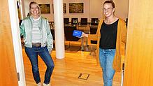 Willkommen zur Hüfinger Zukunftsrallye: Susanne Bucher (links) und Julia Gemeinder werben für das Angebot, am Samstag, 11. Oktober, ...